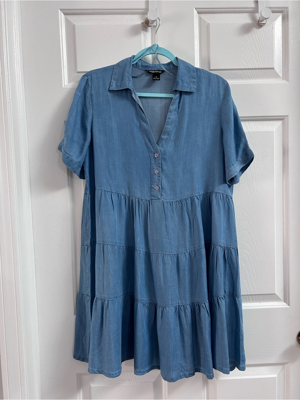 Women’s Blue Tiered Midi Dress with V-Neck Collar